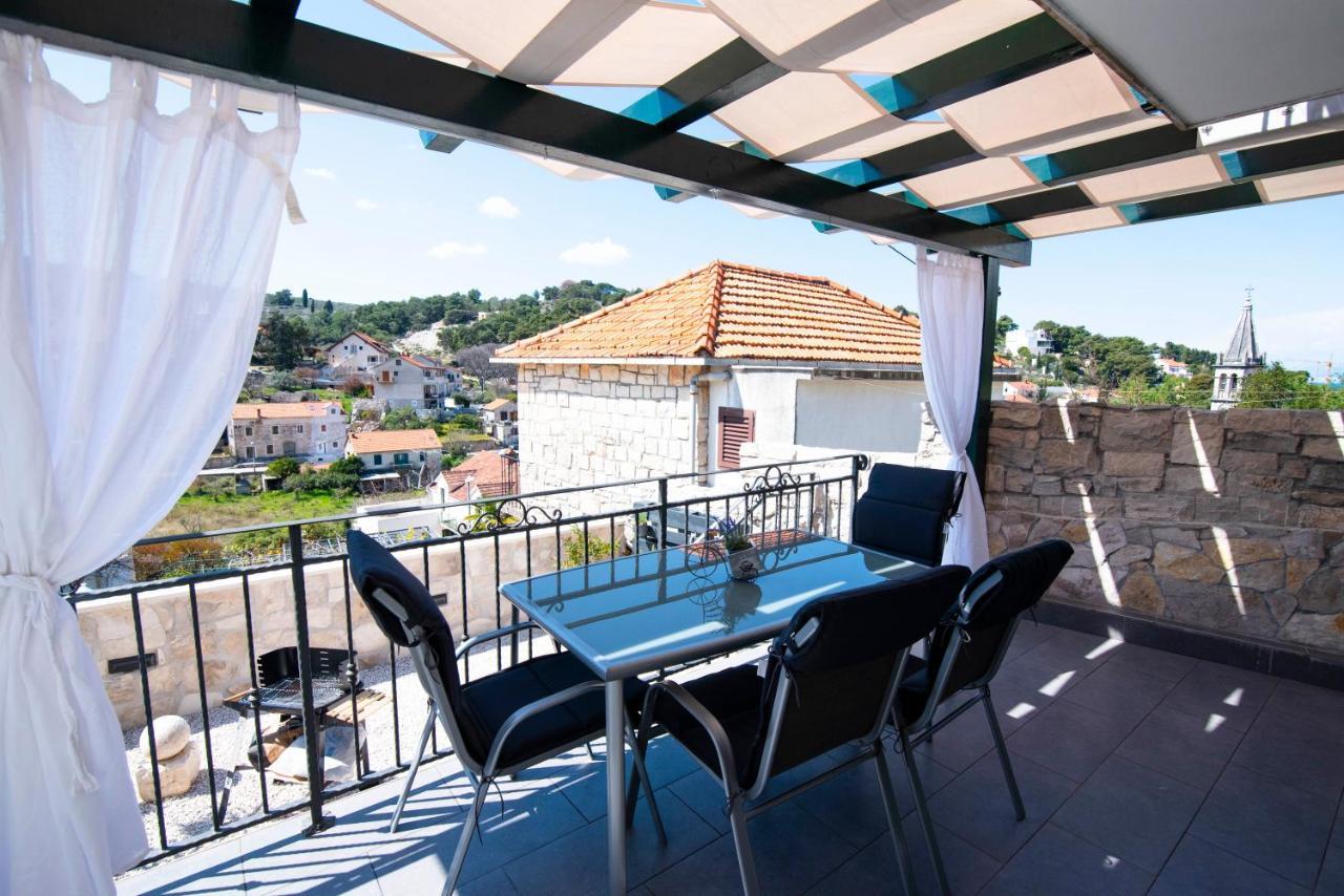 Apartman Nono Splitska Exteriör bild