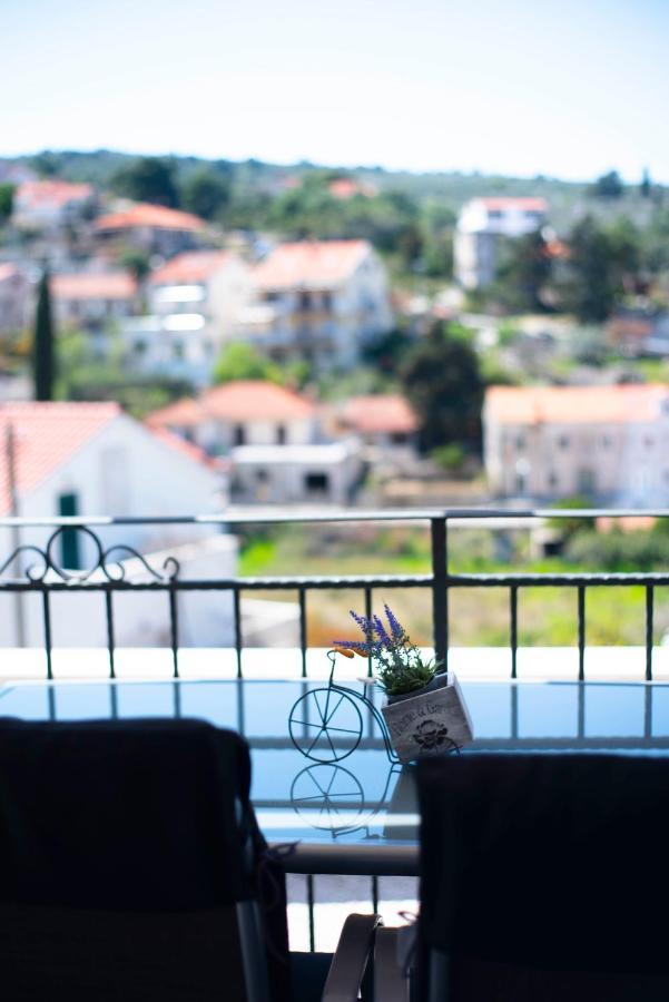 Apartman Nono Splitska Exteriör bild