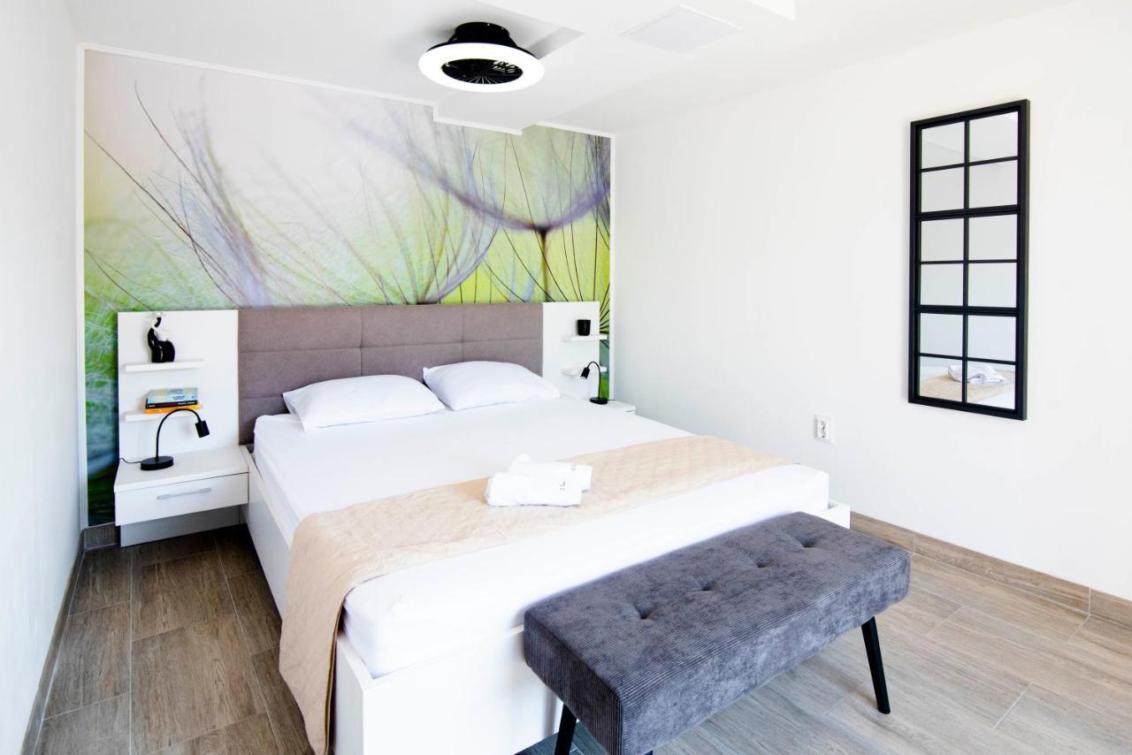 Apartman Nono Splitska Exteriör bild